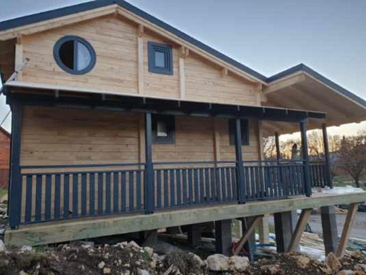 Chalet In Saint Laurent On A Slope Exteriör bild